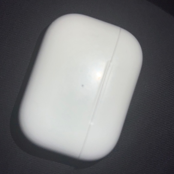 Airpod pro missing right ear bud - Picture 2 of 2